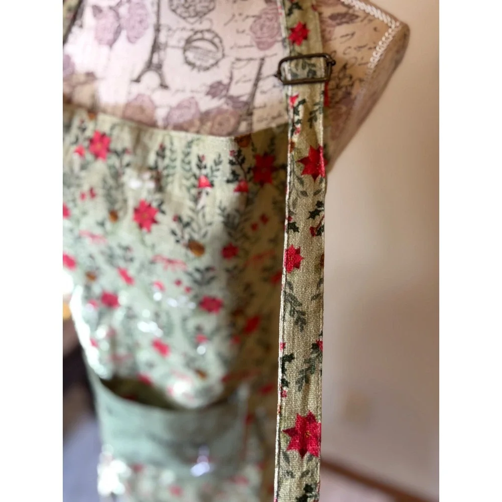 Holiday Apron Christmas Poinsettia Floral Holly‎ Farmhouse cottagecore gift